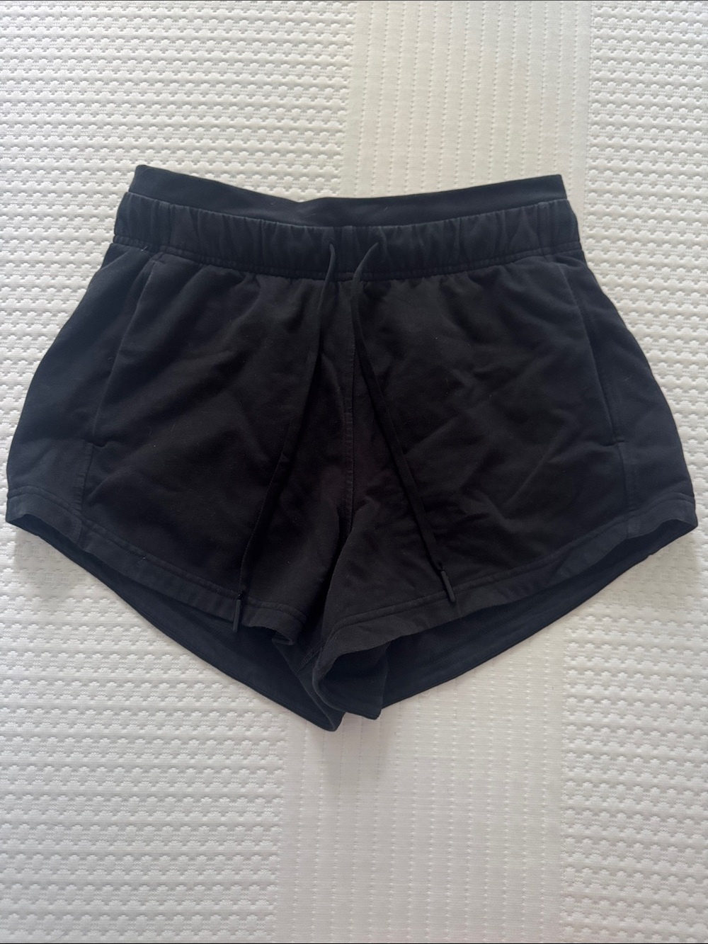 Lululemon Women's Black Drawstring Athletic Shorts size 6
